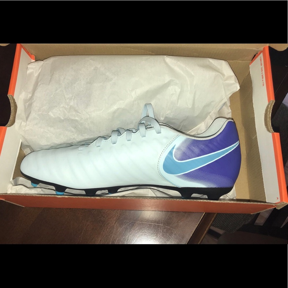 Nike Legend 7 Club FG Soccer Cleats